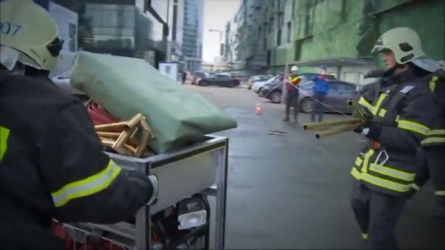 Тушение пожаров в высотных зданиях с применением AKBMultiLift смотреть онлайн
