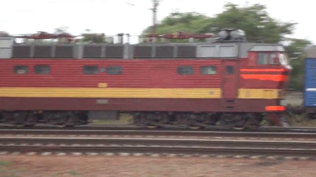 ЧС4Т-ххх отправляется с поездом Минск - Москва