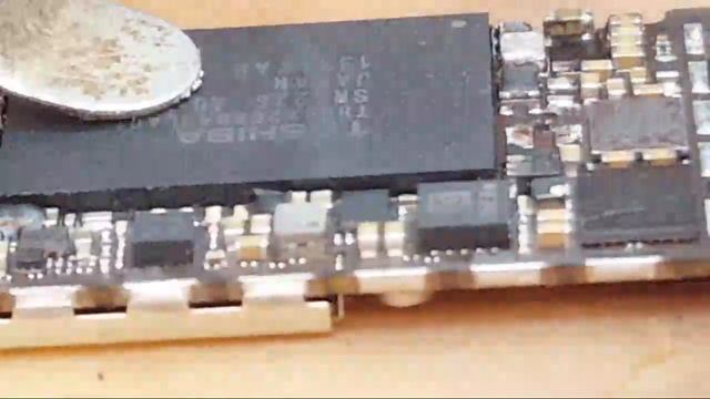 Iphone 5s Нет Подсветки После Воды смотреть онлайн