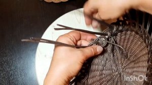 Сервировочная салфетка с ажурным краем из бумажной лозы