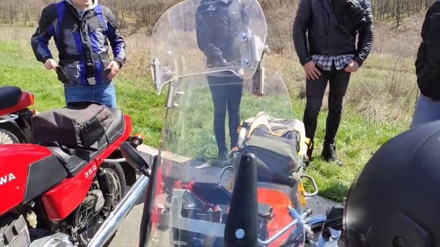 Атос Партос Арамис и Дартаньян)) на своих верных конях Jawa смотреть онлайн