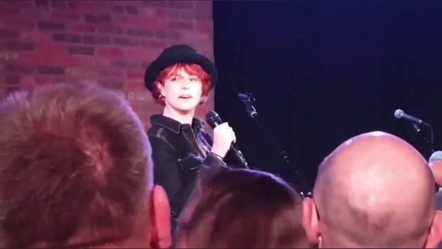 Jessi Buckley playing at Ashley McBryde fan party in Nashville 2019 смотреть онлайн