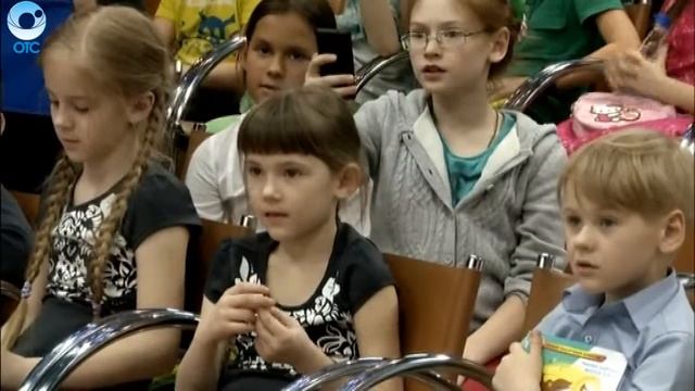 Песни и стихи. Автор текста "Тотального диктанта" встретился с журналистами и читателями смотреть онлайн