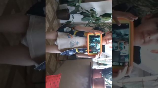 Абзор пианино и НОЧЬНЫЕ ТАРАКАНЫ! смотреть онлайн