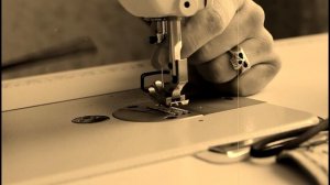 Как заменить иглу на промышленной швейной машинке