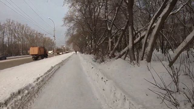 Еду на моноколесе #inmotionV8 по снегу зимой смотреть онлайн