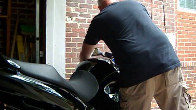 2006 Suzuki Katana Delkevic 14in Carbon Exhaust смотреть онлайн