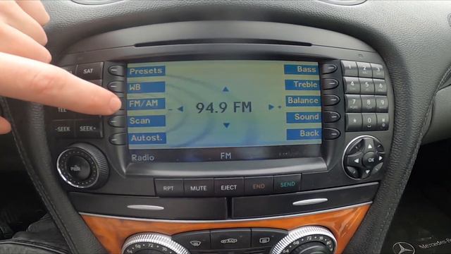 How to Change Radio Frequency in Mercedes SL55 R230 ( 2001 – 2008 ) | Switch Between AM/FM смотреть онлайн