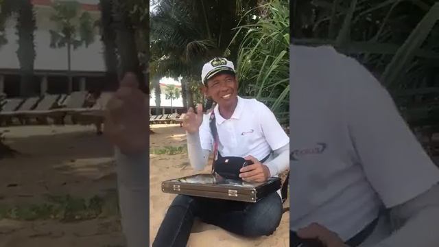 Тайландец слушает русский шансон, и даже поет! смотреть онлайн
