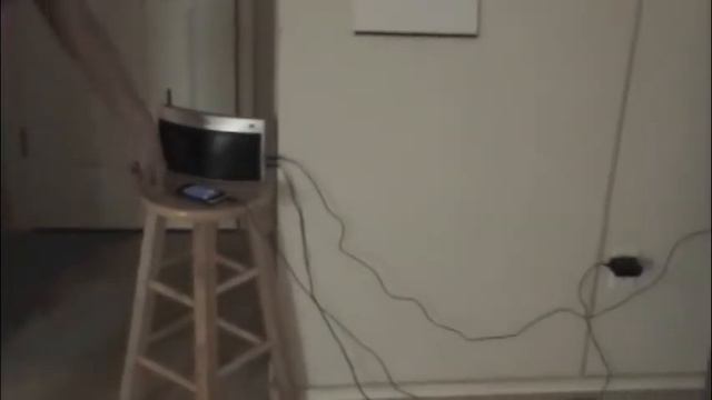 Echo generating microphone in iPhone смотреть онлайн