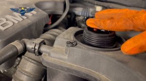 BMW X1 e84 screen wash fluid top up , coolant level and antifreeze percentage check