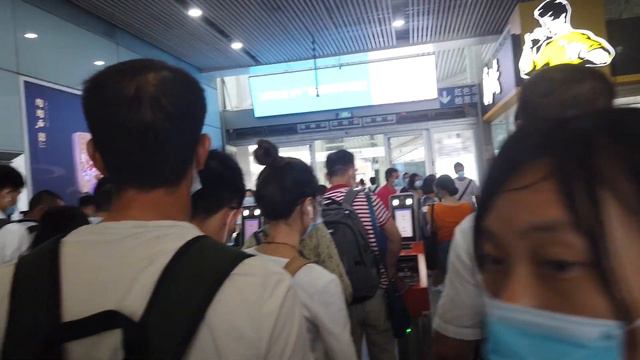 BULLET TRAIN IN CHINA | Guangzhou - Shenzhen 300kmh | VLOG