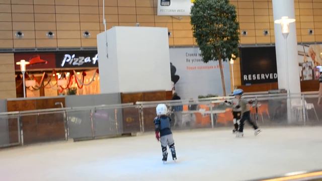 Мы на катке. смотреть онлайн