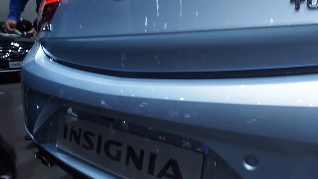2017 Skoda Octavia vs. 2017 Opel Insignia смотреть онлайн