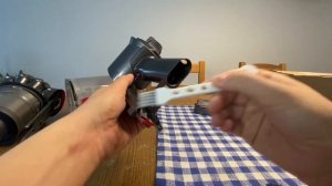 Замена аккумулятора Dyson V8           Ersetzen des Akkus