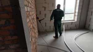 Прокладка трасс для кондиционеров - вот когда на самом деле это нужно делать.