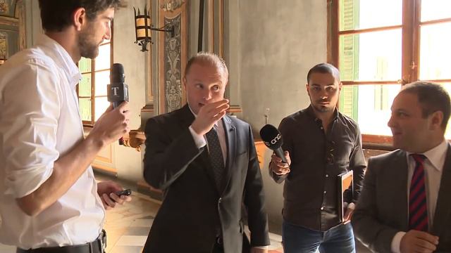 Joseph Muscat jibqa' jahrab il-gurnalisti смотреть онлайн