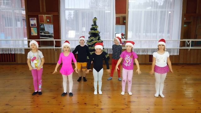 Динь дон стучат часы смотреть онлайн