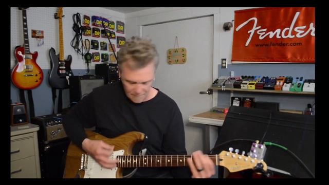 Unboxing The Fender Hammertone Fuzz. смотреть онлайн