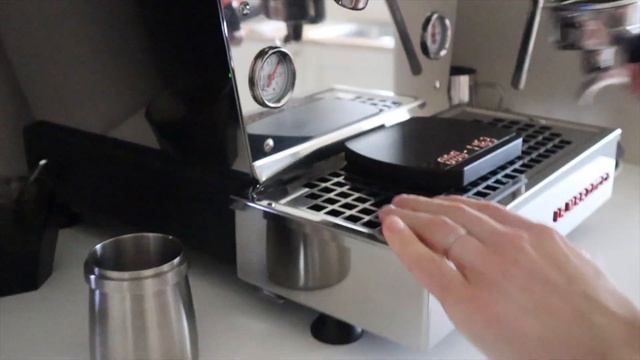 Espresso Workflow with La Marzocco Linea Mini and Mazzer Mini A смотреть онлайн