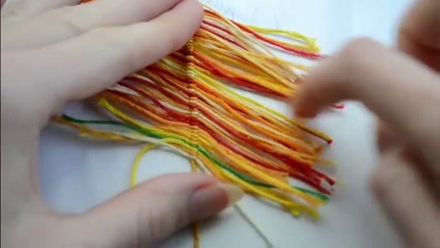 КАК сделать перо из ниток! DIY смотреть онлайн