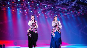 Вокальный дуэт "Отрада" "Счастье - жить и счастье - петь" (Муз. Светланы Масло, 
сл. Ирины Скибиной)