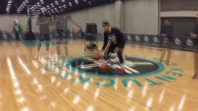 Phillip Morrison- Dribbling routine @ SportsFest 2018 смотреть онлайн