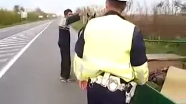 Гаишник останавливает телегу)))) смотреть онлайн