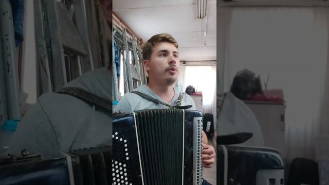 В землянке/ Бьётся в тесной печурке огонь смотреть онлайн