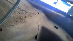 замена троса ручного тормоза шевроле спарк кузов м200 (ч.2)