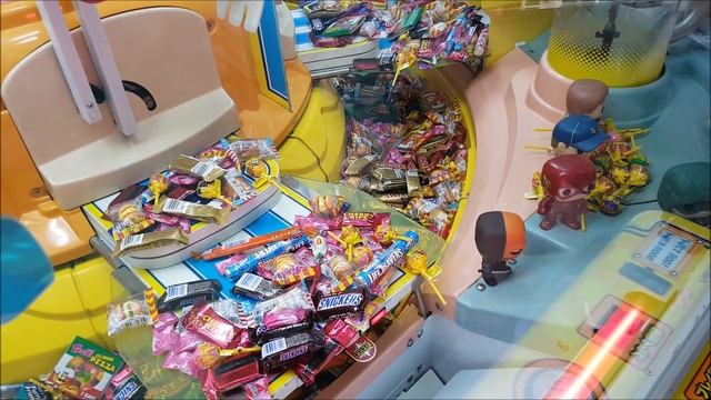 CANDY PUSHER CLAW MACHINE QUICK WINNNG JACKPOT! смотреть онлайн
