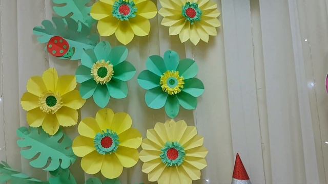 оформление центральной стены на выпускной бал. фотозона. май 2022г. город Ульяновск. дс 176 смотреть онлайн