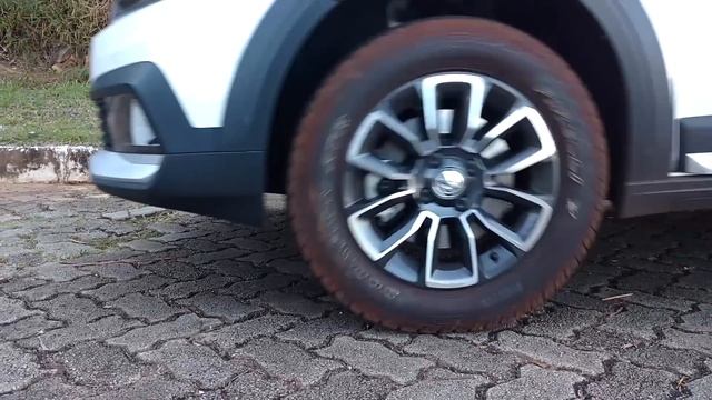 Volkswagen Saveiro Cross CD 1.6 2017 - Teste com Emilio Camanzi смотреть онлайн