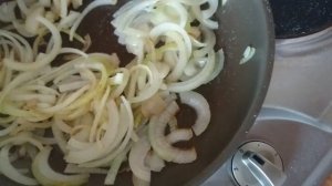 Карамелизированный лук: закуска на все случаи жизни