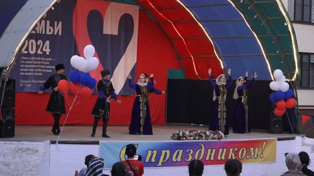 празднование дня флага в г. Избербаш смотреть онлайн