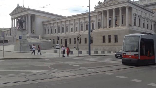 Трамваи в Вене и австрийский парламент смотреть онлайн
