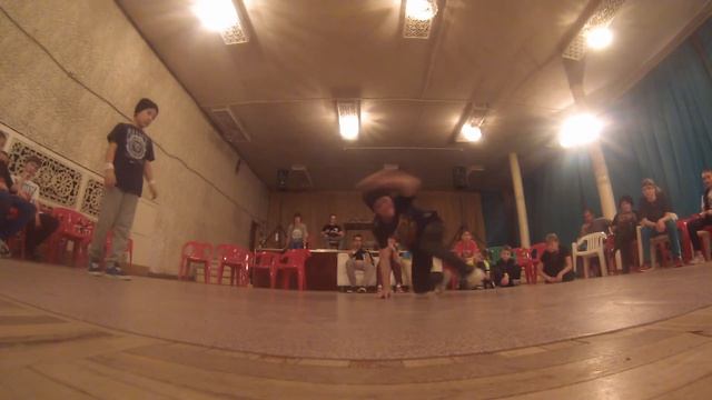 1х1 b boy 10 13 лет Амир vs Лео смотреть онлайн