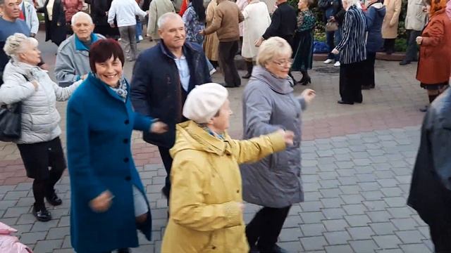 Завтра ОТКРЫТИЕ! Потанцуем! смотреть онлайн