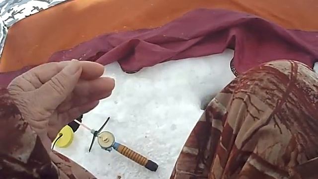 с эхолотом. круто.рыба просыпается после зимы. смотреть онлайн