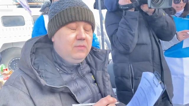 СТОЛЬКО УХИ ВЫ НЕ ВИДЕЛИ !!! Уха из осетра, семги, муксуна, щекура! Чемпионат по Зимней Рыбалке ! смотреть онлайн