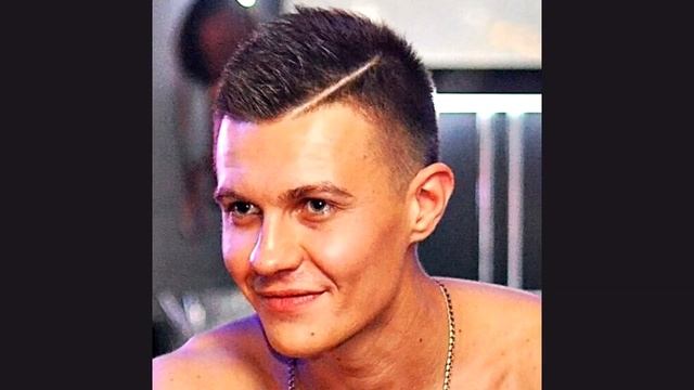 Загадочная История Прически с Выбритой Полоской! смотреть онлайн