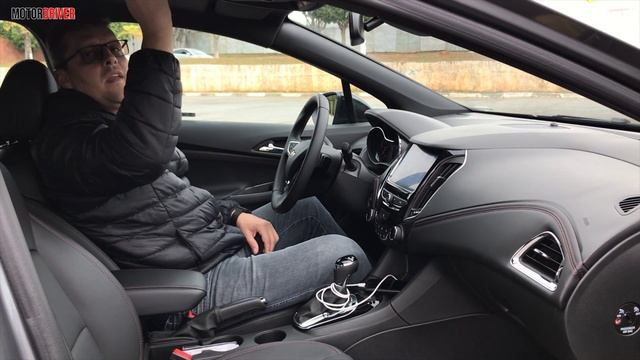 Chevrolet Cruze Sport 6 RS - O último hatch médio do mercado смотреть онлайн