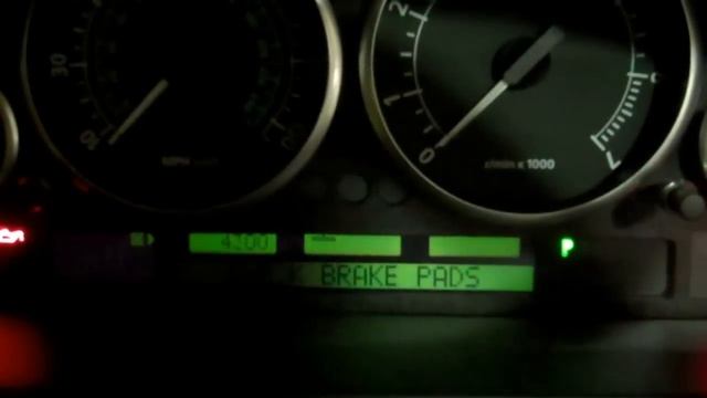 How to fault find "Check Brake Pads" error on Range Rover L322 MKIII смотреть онлайн