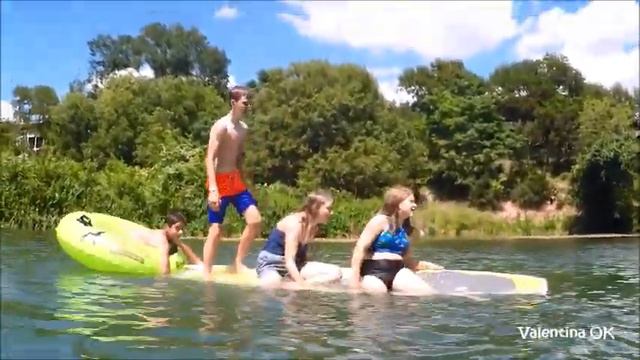 США: МЫ ПОПАЛИ В ДЫРУ! БЮДЖЕТНЫЙ ОТДЫХ (Wimberly Cypress Falls Swimming Hole) смотреть онлайн