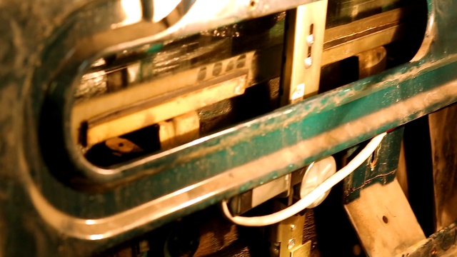 Почему стекла на Ниве опускаются не полностью смотреть онлайн