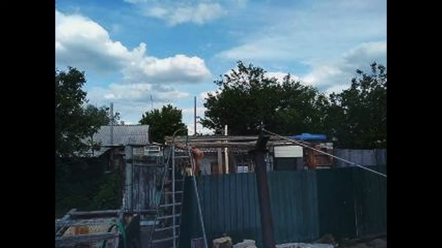 Беседка на даче своими руками из подручных средств. Навес и скамья со столешницей. смотреть онлайн