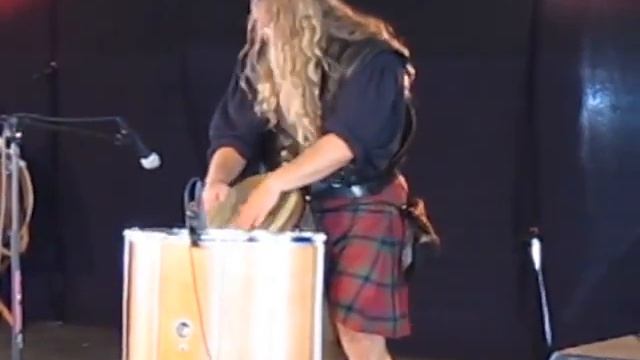 Wicked Tinkers at the Kelso Highland Games смотреть онлайн