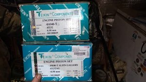 Поршни двигателя 4М40 аккуратнее при ремонте!Правильные поршни под турбо.
