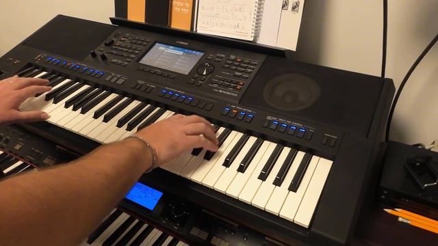 בגללך + פאטה מורגנה - צביקה פיק | Yamaha PSR-SX900 смотреть онлайн