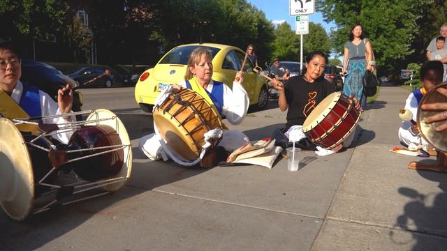 Shinparam Korean Traditional Drumming Performance for Bap & Chicken's 3rd Birthday смотреть онлайн